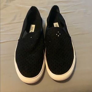 Steve Madden slip ons